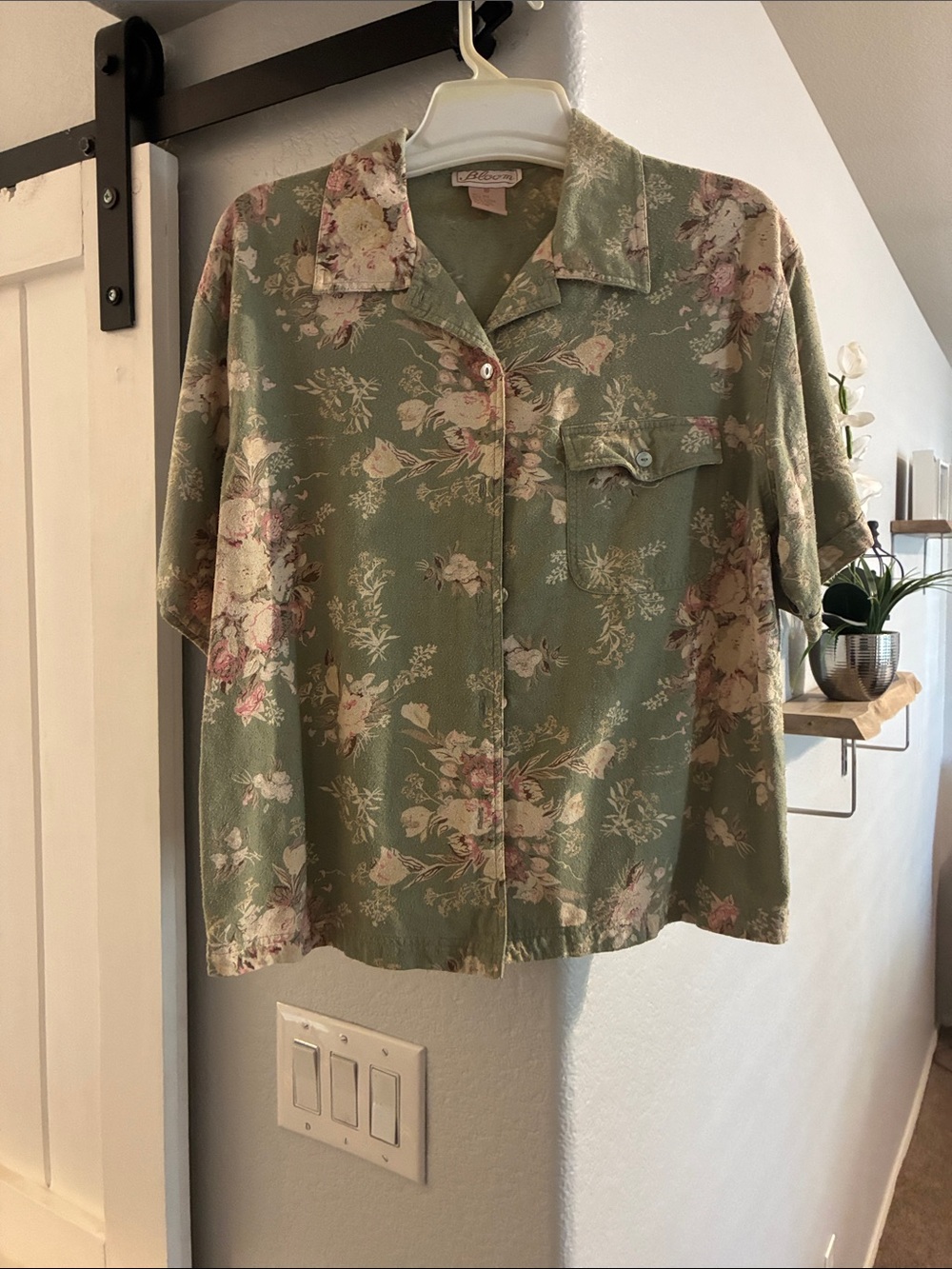 Vintage!! 1990-2000s bloom Olive Green Floral Short-Sleeve Button-Down Shirt